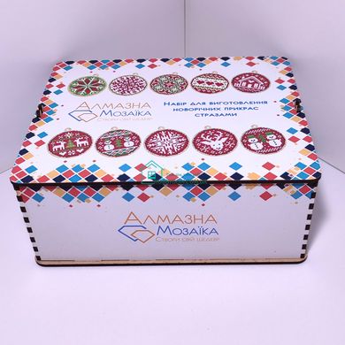 650 грн  Діамантова мозаїка DMS-001 Набір діамантового живопису на дерев'яній основі Новорічні кулі (комплект)